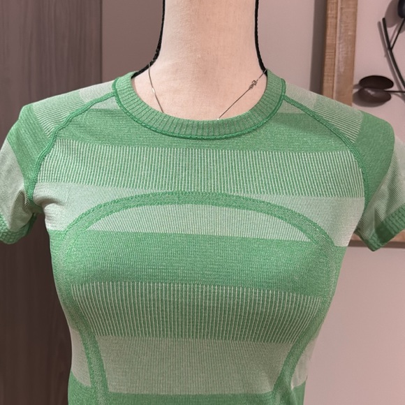 LULULEMON Run Swiftly Tech Short Sleeve Shirt Heathers Green Bean 4 - Picture 3 of 4